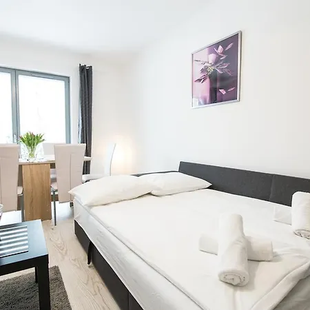 Rent A Flat Beach - Krasickiego St. דירה